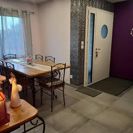 Maison Cosy Avec Possibilite De Massage Individuel Daire La Genetouze (Vendee)