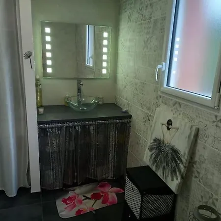 Daire Maison Cosy Avec Possibilite De Massage Individuel